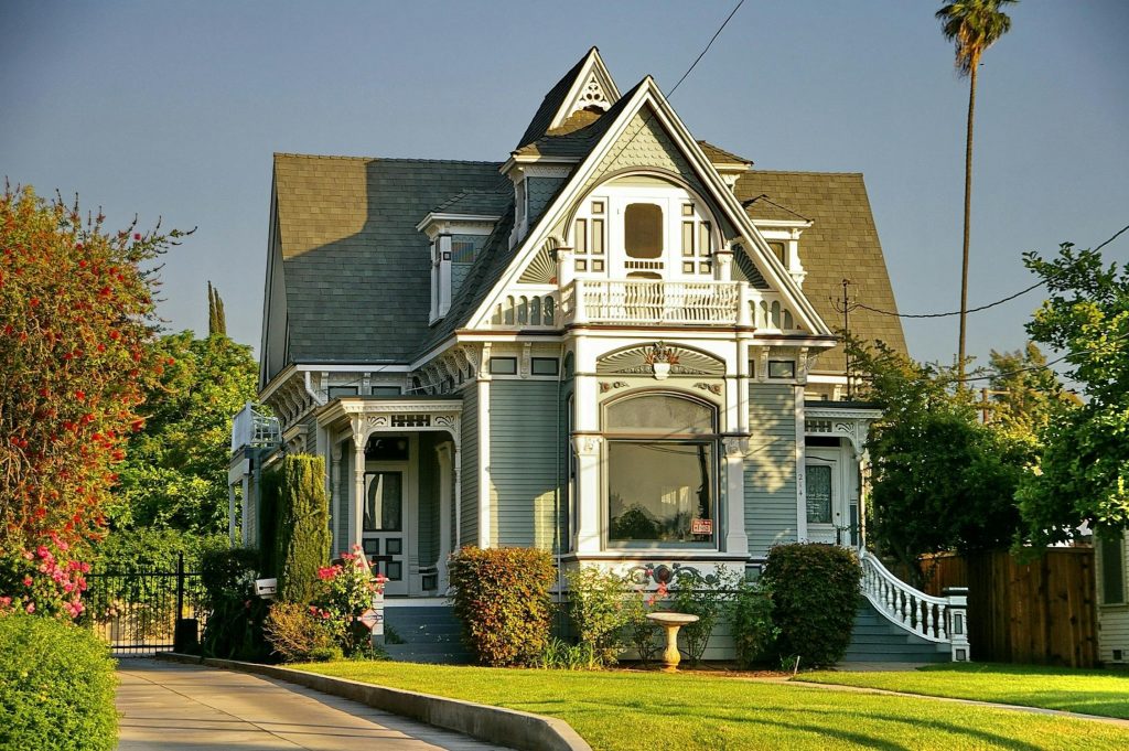 How House Painters Pierce County Preserve Historic Home Charm